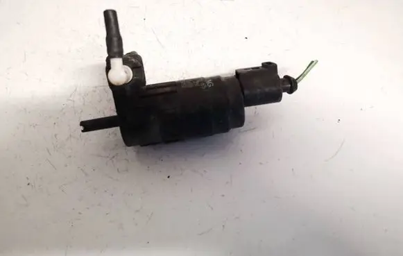 Volkswagen Cross Polo Windscreen/windshield washer pump 1k6955651