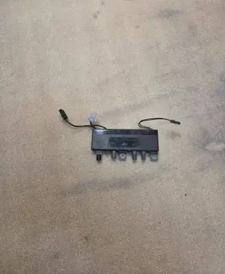 BMW 7 E38 Antenna control unit 65258352774