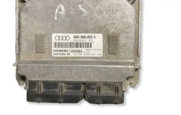 Audi A3 S3 8P Engine control unit/module 06A906033A