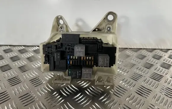 Mercedes-Benz C W205 Fuse module