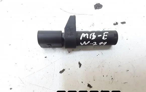 Mercedes-Benz E W211 Camshaft speed sensor 2700cdi0031532828