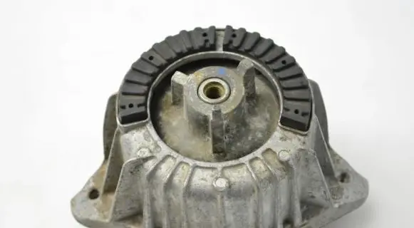 Mercedes-Benz C W204 Engine mount bracket A2122404117