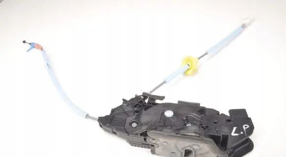 BMW 1 F40 Front door lock 7445051 6PIN