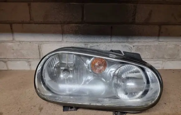 Volkswagen Golf IV Headlight/headlamp
