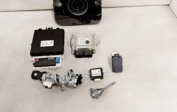 Suzuki Ignis Engine ECU kit and lock set 36785-75R10