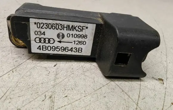 Audi A6 S6 C5 4B Airbag deployment crash/impact sensor 4B0959643B