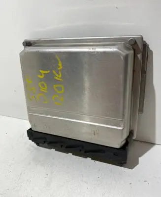 Volvo S80 Engine control unit/module 30637733A