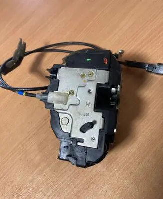 Nissan Note (E11) Rear door lock