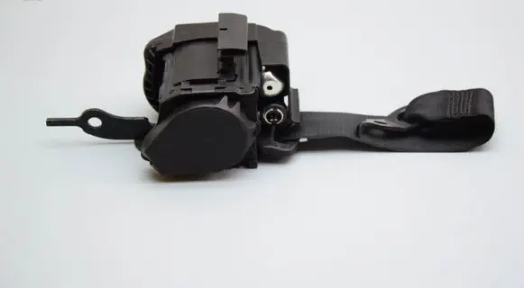 Rear seatbelt
