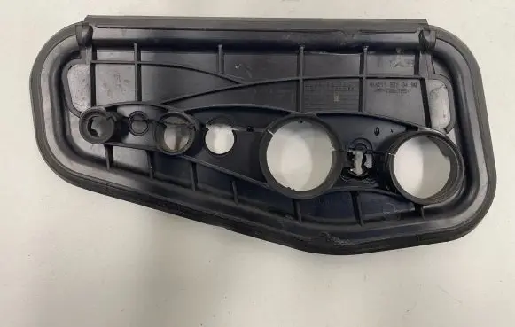 Mercedes-Benz CLS AMG C219 Other engine bay part A2118310498