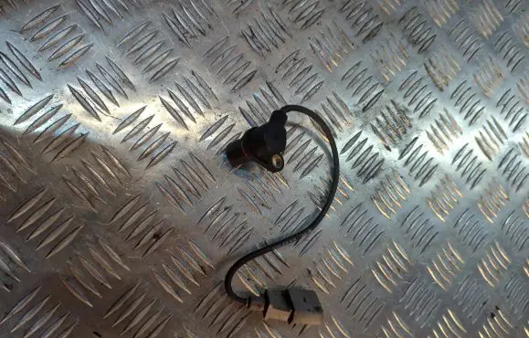 Audi A8 S8 D3 4E Crankshaft speed sensor 06A906433E