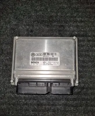 Volkswagen PASSAT B5.5 Engine control unit/module 4B0906018CG 26SA7389 0261207215