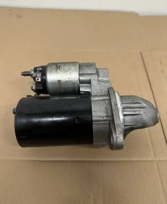 BMW X1 E84 Starter motor 0001107526 7523450
