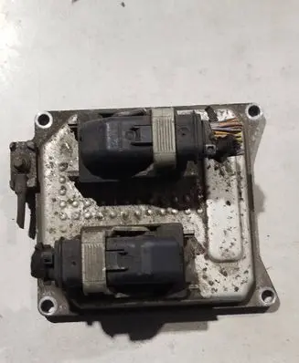 Opel Astra J Engine control unit/module 55564081