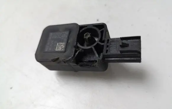 Chevrolet Camaro Airbag deployment crash/impact sensor 38529200 13509729 R1850425013