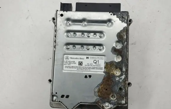 Mercedes-Benz ML W164 Sound amplifier A2518204489