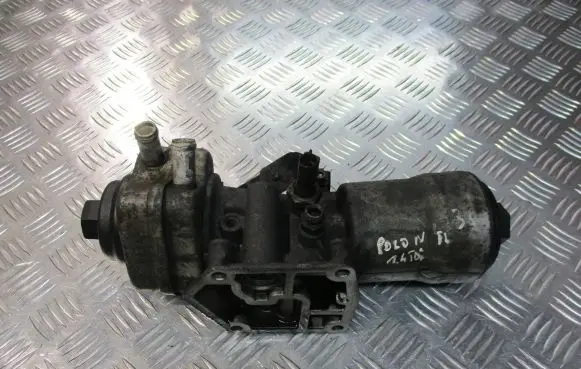 Volkswagen Polo IV 9N3 Oil filter mounting bracket