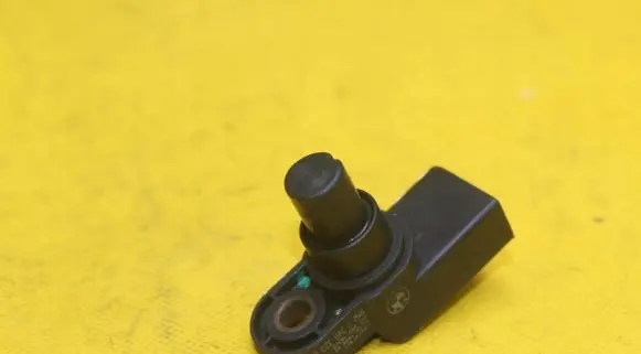 BMW 5 E39 Camshaft position sensor 2249320B