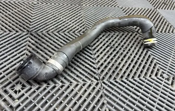 Volvo XC90 Engine coolant pipe/hose 31439753