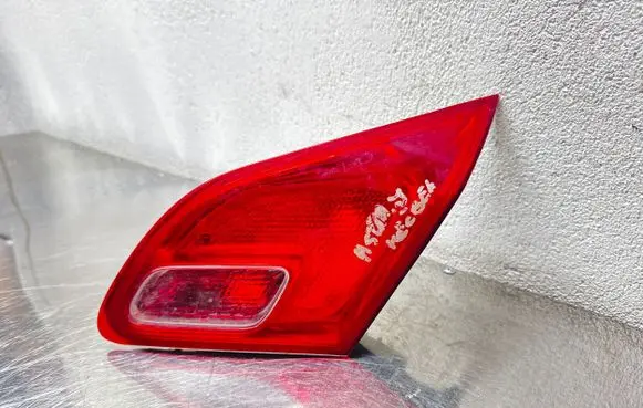 Opel Astra J Tailgate rear/tail lights 13358078 2031925821 2073192582164014