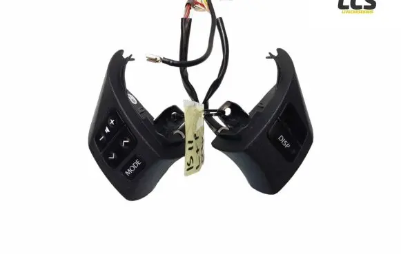 Steering wheel buttons/switches