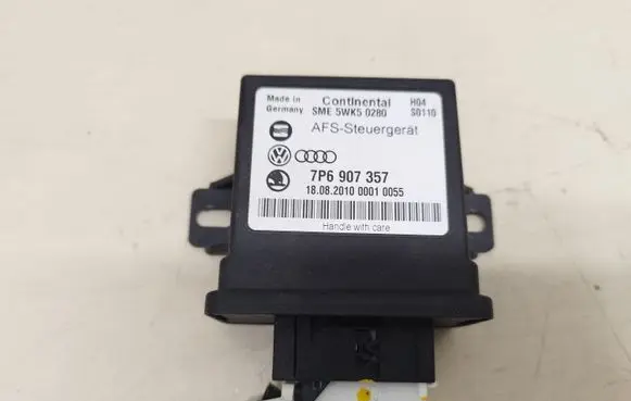 Volkswagen Touareg II Light module LCM 7P6907357