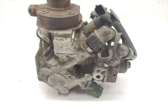 Volvo V70 Fuel injection high pressure pump 31372081 0445010681 130830