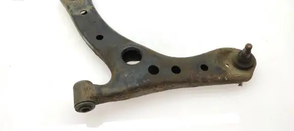 Toyota Avensis Verso Front lower control arm/wishbone