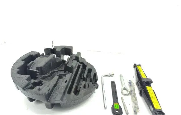 Mercedes-Benz GL X164 Tool set 