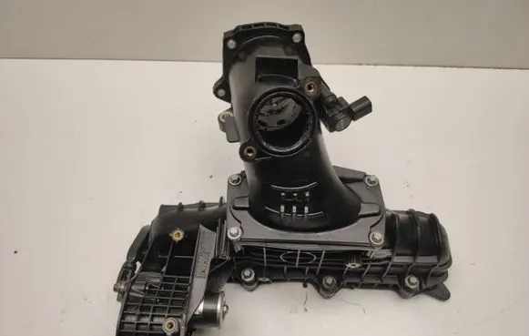 Mercedes-Benz C W205 Intake manifold A6510900037