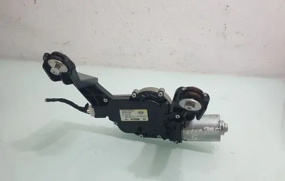 KIA Sportage Rear window wiper motor 987003W000 F00S2B2217
