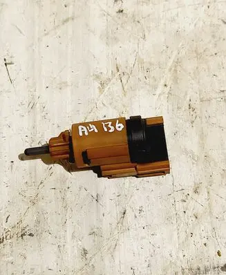 Audi A4 S4 B6 8E 8H Brake pedal sensor switch 3B0945511