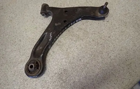 Suzuki Grand Vitara II Rear suspension control arm 