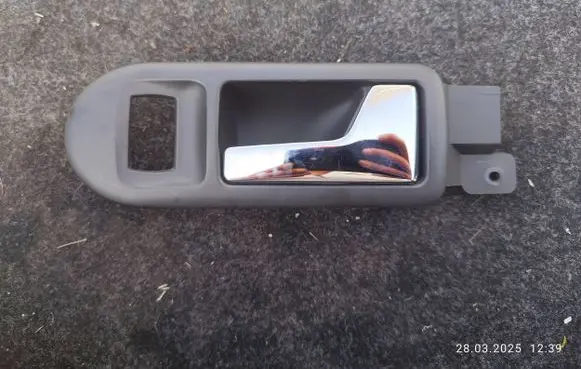 Volkswagen PASSAT B5.5 Front door interior handle 3B1837114