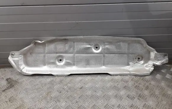 Audi Q7 4M Exhaust heat shield 4M0825711F