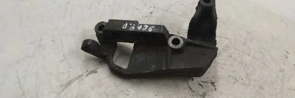 Opel Zafira A Engine mounting bracket 90538558 7135979