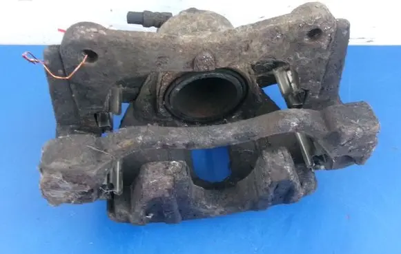 Toyota Avensis Verso Front brake caliper