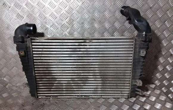 Opel Zafira B Intercooler radiator 13223395
