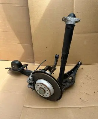 Audi Q3 F3 Rear wheel hub spindle/knuckle 5QF505435G