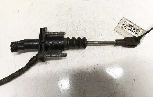 Opel Astra G Clutch master cylinder 90523769