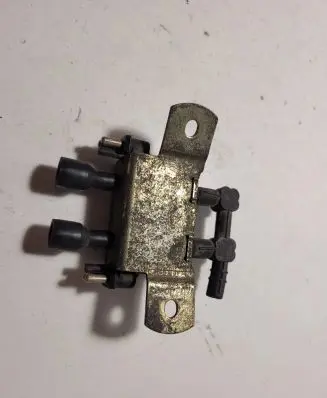 Mercedes-Benz C W202 Turbo solenoid valve 0025400697 5690130E04 EV0002