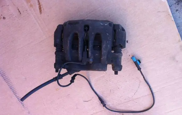 Volkswagen Crafter Front brake caliper