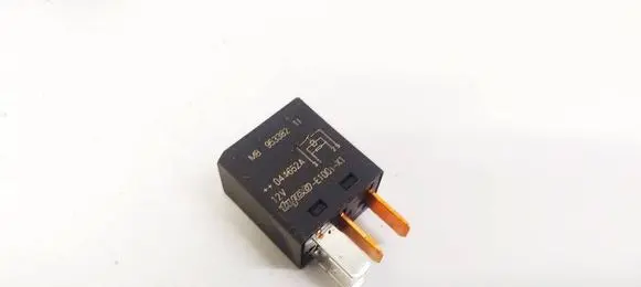Mitsubishi Colt Other relay MB953382 044652A