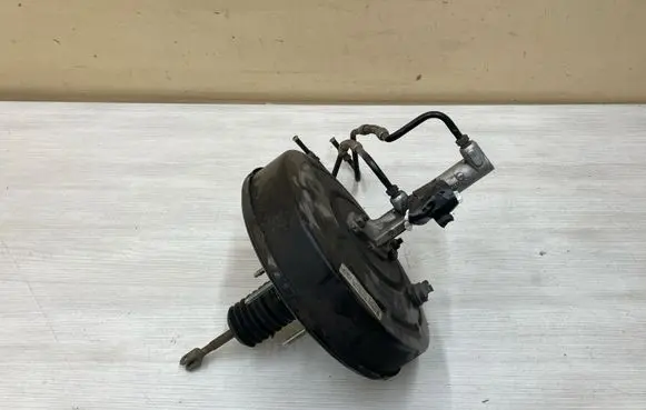 Renault Trafic III (X82) Brake booster 472104612R