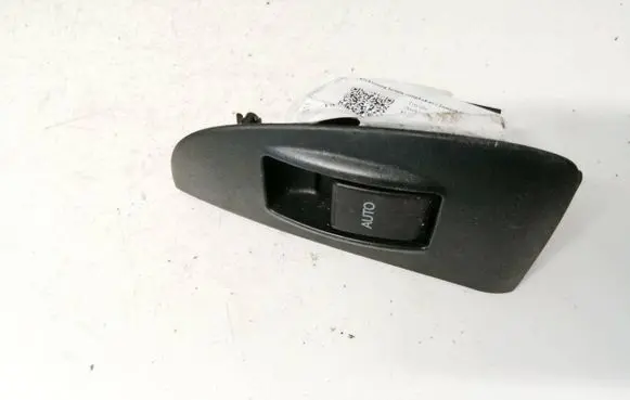 Toyota Avensis T250 Electric window control switch 7427205020
