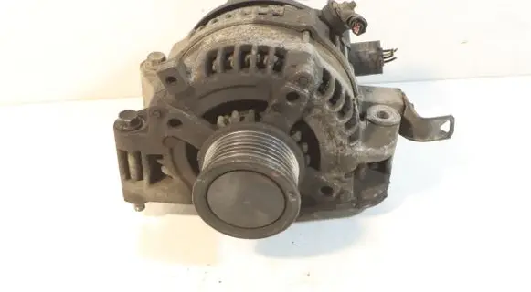 Toyota Avensis T250 Generator/alternator 0G011