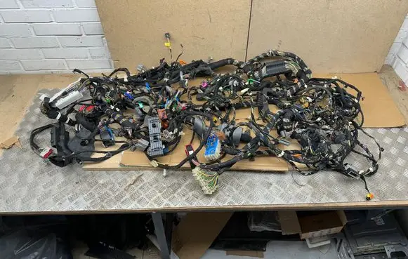 Land Rover Range Rover Evoque L538 Engine installation wiring loom BJ3214401