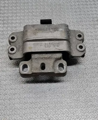 Volkswagen Golf V Engine mount bracket 1K0199555