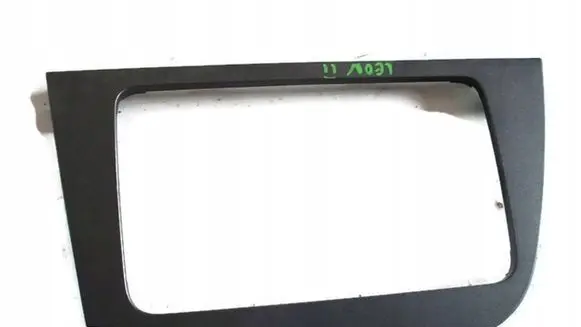 Seat Leon (1P) Radio/GPS head unit trim 