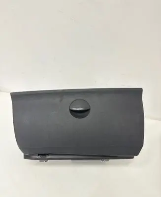 Glove box